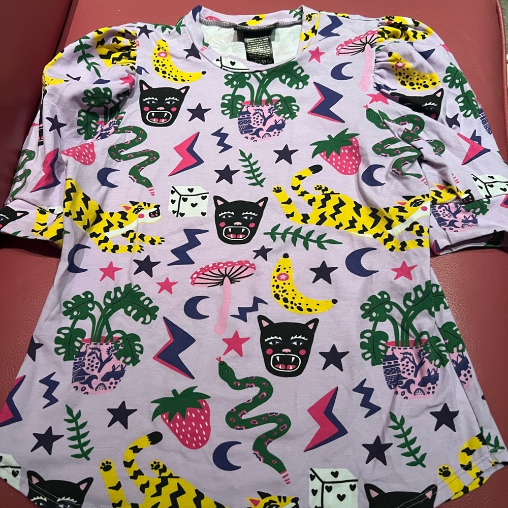 Nooworks Lavender Short Sleeve Tee with Colorful Graphic Print